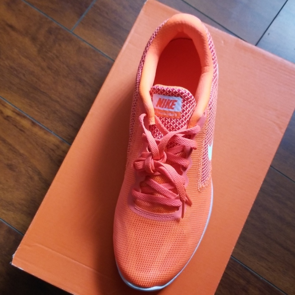 New! Nike Sneakers - Picture 2 of 3